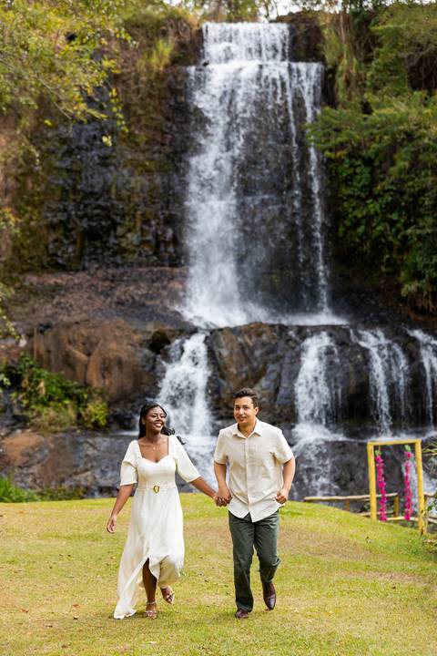 pre-wedding-ensaio-fotos-fotografias-casal-casamento-noiva-noivo-araxa-minas-gerais-daniel-custodio-uberlandia-casar-make off-padrinha-madrinho-dama-foto-cinema-amor-love-buque-criativo-viagem-love-amar-fotografo-cerimonial-igreja-chacara,festa-DJ'