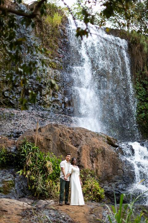 pre-wedding-ensaio-fotos-fotografias-casal-casamento-noiva-noivo-araxa-minas-gerais-daniel-custodio-uberlandia-casar-make off-padrinha-madrinho-dama-foto-cinema-amor-love-buque-criativo-viagem-love-amar-fotografo-cerimonial-igreja-chacara,festa-DJ'