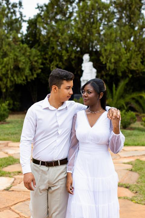 pre-wedding-ensaio-fotos-fotografias-casal-casamento-noiva-noivo-araxa-minas-gerais-daniel-custodio-uberlandia-casar-make off-padrinha-madrinho-dama-foto-cinema-amor-love-buque-criativo-viagem-love-amar-fotografo-cerimonial-igreja-chacara,festa-DJ'