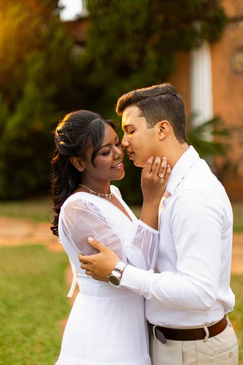 pre-wedding-ensaio-fotos-fotografias-casal-casamento-noiva-noivo-araxa-minas-gerais-daniel-custodio-uberlandia-casar-make off-padrinha-madrinho-dama-foto-cinema-amor-love-buque-criativo-viagem-love-amar-fotografo-cerimonial-igreja-chacara,festa-DJ'