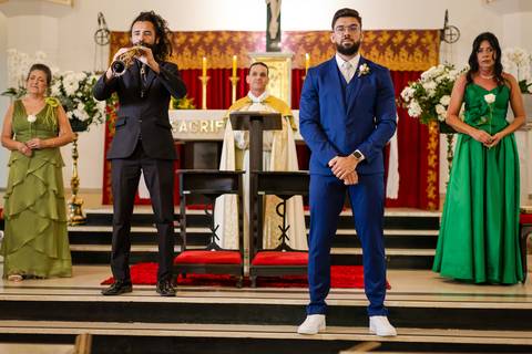 casamento-casar-makepoff-noiva-vestido-espaço-buque-vestido-madrinha-padrinhos-noivo-barbearia-terno-dama-chacra-buffet-dj-banda-amor-wedding-aliança-festa-gravata-foto-fotografias-foto-daniel-custodio-uberlandia-minas-gerais'