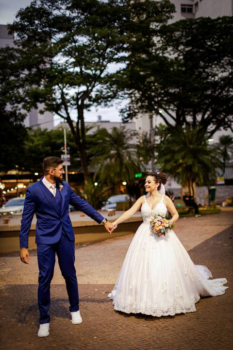 casamento-casar-makepoff-noiva-vestido-espaço-buque-vestido-madrinha-padrinhos-noivo-barbearia-terno-dama-chacra-buffet-dj-banda-amor-wedding-aliança-festa-gravata-foto-fotografias-foto-daniel-custodio-uberlandia-minas-gerais'