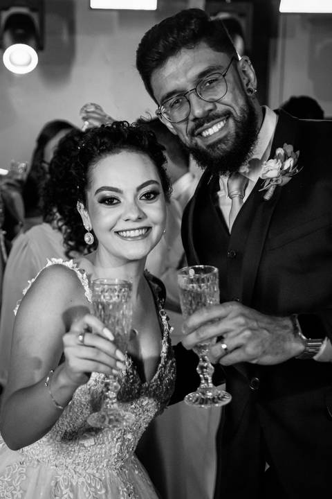 casamento-casar-makepoff-noiva-vestido-espaço-buque-vestido-madrinha-padrinhos-noivo-barbearia-terno-dama-chacra-buffet-dj-banda-amor-wedding-aliança-festa-gravata-foto-fotografias-foto-daniel-custodio-uberlandia-minas-gerais'