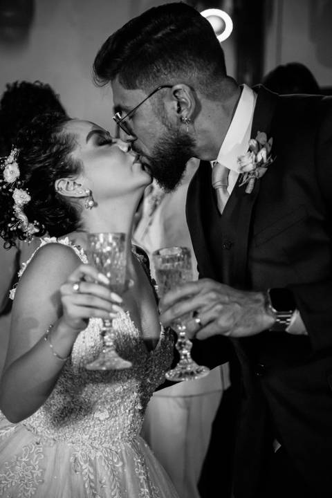 casamento-casar-makepoff-noiva-vestido-espaço-buque-vestido-madrinha-padrinhos-noivo-barbearia-terno-dama-chacra-buffet-dj-banda-amor-wedding-aliança-festa-gravata-foto-fotografias-foto-daniel-custodio-uberlandia-minas-gerais'