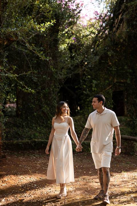 pre-wedding-ensaio-fotos-fotografias-casal-casamento-noiva-noivo-araxa-minas-gerais-daniel-custodio-uberlandia-casar-make off-padrinha-madrinho-dama-foto-cinema-amor-love-buque-criativo-viagem-love-amar-fotografo-cerimonial-igreja-chacara,festa-DJ'
