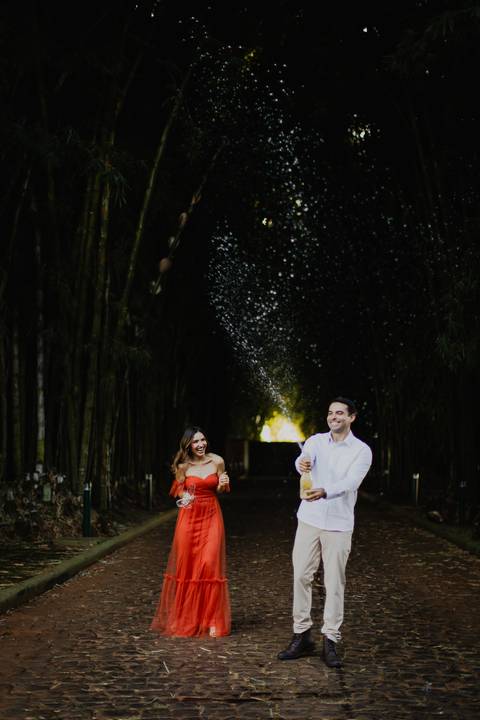 pre-wedding-ensaio-fotos-fotografias-casal-casamento-noiva-noivo-araxa-minas-gerais-daniel-custodio-uberlandia-casar-make off-padrinha-madrinho-dama-foto-cinema-amor-love-buque-criativo-viagem-love-amar-fotografo-cerimonial-igreja-chacara,festa-DJ'