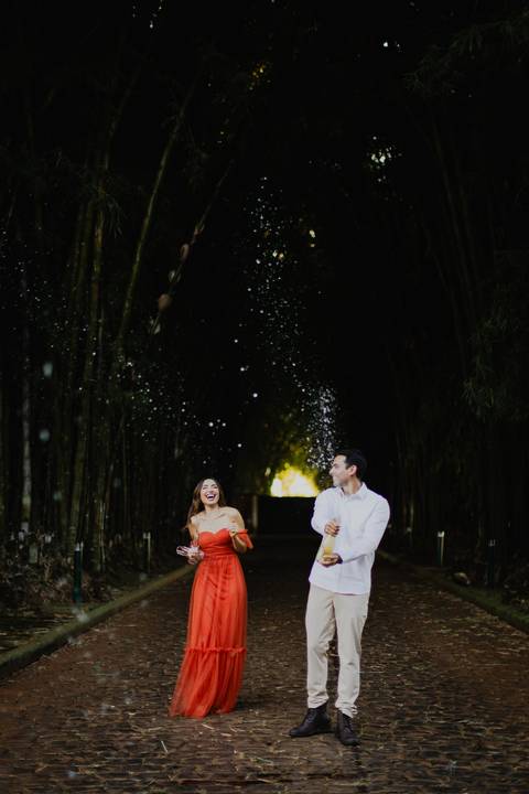 pre-wedding-ensaio-fotos-fotografias-casal-casamento-noiva-noivo-araxa-minas-gerais-daniel-custodio-uberlandia-casar-make off-padrinha-madrinho-dama-foto-cinema-amor-love-buque-criativo-viagem-love-amar-fotografo-cerimonial-igreja-chacara,festa-DJ'