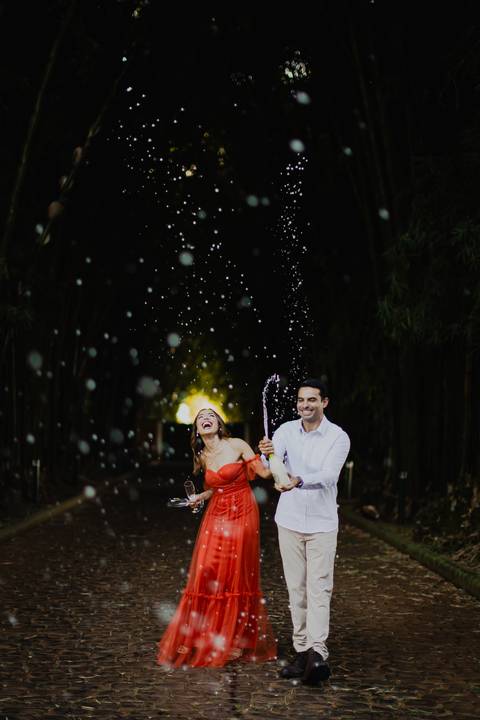 pre-wedding-ensaio-fotos-fotografias-casal-casamento-noiva-noivo-araxa-minas-gerais-daniel-custodio-uberlandia-casar-make off-padrinha-madrinho-dama-foto-cinema-amor-love-buque-criativo-viagem-love-amar-fotografo-cerimonial-igreja-chacara,festa-DJ'