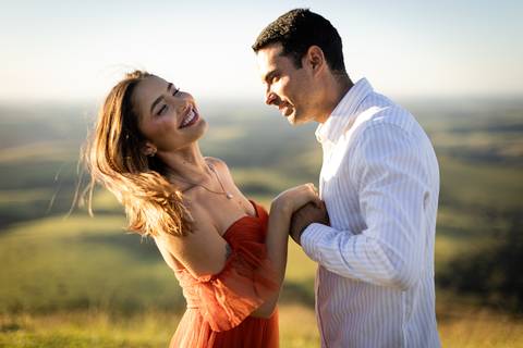 pre-wedding-ensaio-fotos-fotografias-casal-casamento-noiva-noivo-araxa-minas-gerais-daniel-custodio-uberlandia-casar-make off-padrinha-madrinho-dama-foto-cinema-amor-love-buque-criativo-viagem-love-amar-fotografo-cerimonial-igreja-chacara,festa-DJ'