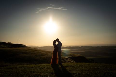 pre-wedding-ensaio-fotos-fotografias-casal-casamento-noiva-noivo-araxa-minas-gerais-daniel-custodio-uberlandia-casar-make off-padrinha-madrinho-dama-foto-cinema-amor-love-buque-criativo-viagem-love-amar-fotografo-cerimonial-igreja-chacara,festa-DJ'