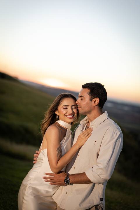 pre-wedding-ensaio-fotos-fotografias-casal-casamento-noiva-noivo-araxa-minas-gerais-daniel-custodio-uberlandia-casar-make off-padrinha-madrinho-dama-foto-cinema-amor-love-buque-criativo-viagem-love-amar-fotografo-cerimonial-igreja-chacara,festa-DJ'