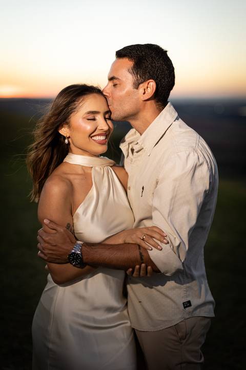 pre-wedding-ensaio-fotos-fotografias-casal-casamento-noiva-noivo-araxa-minas-gerais-daniel-custodio-uberlandia-casar-make off-padrinha-madrinho-dama-foto-cinema-amor-love-buque-criativo-viagem-love-amar-fotografo-cerimonial-igreja-chacara,festa-DJ'