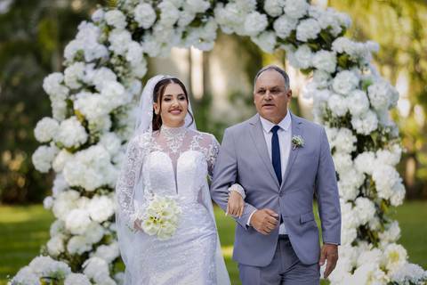 casamento-casar-makepoff-noiva-vestido-espaço-buque-vestido-madrinha-padrinhos-noivo-barbearia-terno-dama-chacra-buffet-dj-banda-amor-wedding-aliança-festa-gravata-foto-fotografias-foto-daniel-custodio-uberlandia-minas-gerais'