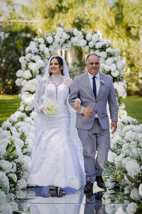 casamento-casar-makepoff-noiva-vestido-espaço-buque-vestido-madrinha-padrinhos-noivo-barbearia-terno-dama-chacra-buffet-dj-banda-amor-wedding-aliança-festa-gravata-foto-fotografias-foto-daniel-custodio-uberlandia-minas-gerais'