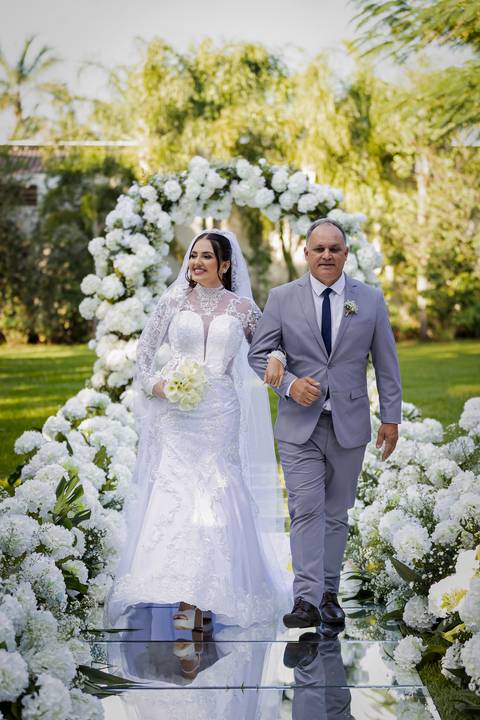 casamento-casar-makepoff-noiva-vestido-espaço-buque-vestido-madrinha-padrinhos-noivo-barbearia-terno-dama-chacra-buffet-dj-banda-amor-wedding-aliança-festa-gravata-foto-fotografias-foto-daniel-custodio-uberlandia-minas-gerais'