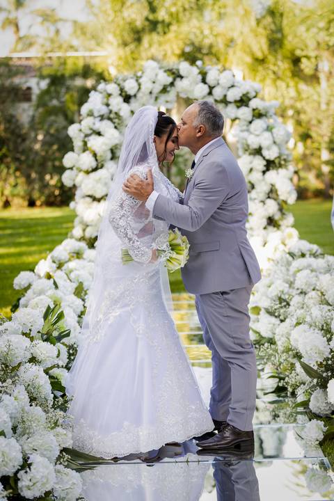 casamento-casar-makepoff-noiva-vestido-espaço-buque-vestido-madrinha-padrinhos-noivo-barbearia-terno-dama-chacra-buffet-dj-banda-amor-wedding-aliança-festa-gravata-foto-fotografias-foto-daniel-custodio-uberlandia-minas-gerais'