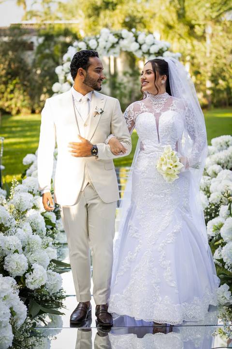casamento-casar-makepoff-noiva-vestido-espaço-buque-vestido-madrinha-padrinhos-noivo-barbearia-terno-dama-chacra-buffet-dj-banda-amor-wedding-aliança-festa-gravata-foto-fotografias-foto-daniel-custodio-uberlandia-minas-gerais'