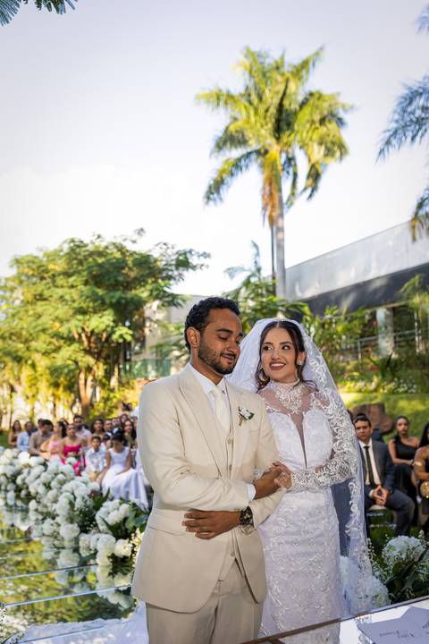 casamento-casar-makepoff-noiva-vestido-espaço-buque-vestido-madrinha-padrinhos-noivo-barbearia-terno-dama-chacra-buffet-dj-banda-amor-wedding-aliança-festa-gravata-foto-fotografias-foto-daniel-custodio-uberlandia-minas-gerais'