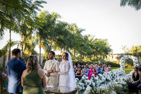 casamento-casar-makepoff-noiva-vestido-espaço-buque-vestido-madrinha-padrinhos-noivo-barbearia-terno-dama-chacra-buffet-dj-banda-amor-wedding-aliança-festa-gravata-foto-fotografias-foto-daniel-custodio-uberlandia-minas-gerais'