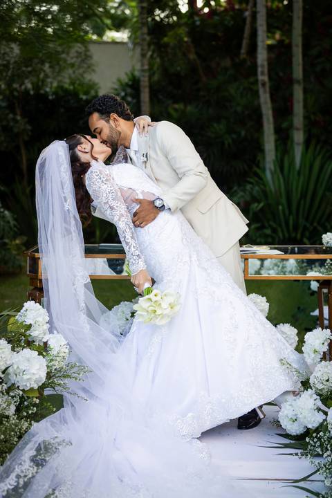 casamento-casar-makepoff-noiva-vestido-espaço-buque-vestido-madrinha-padrinhos-noivo-barbearia-terno-dama-chacra-buffet-dj-banda-amor-wedding-aliança-festa-gravata-foto-fotografias-foto-daniel-custodio-uberlandia-minas-gerais'