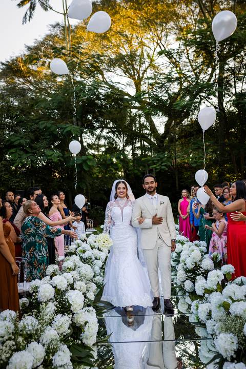 casamento-casar-makepoff-noiva-vestido-espaço-buque-vestido-madrinha-padrinhos-noivo-barbearia-terno-dama-chacra-buffet-dj-banda-amor-wedding-aliança-festa-gravata-foto-fotografias-foto-daniel-custodio-uberlandia-minas-gerais'