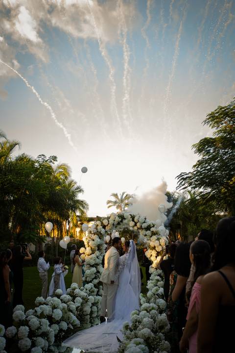 casamento-casar-makepoff-noiva-vestido-espaço-buque-vestido-madrinha-padrinhos-noivo-barbearia-terno-dama-chacra-buffet-dj-banda-amor-wedding-aliança-festa-gravata-foto-fotografias-foto-daniel-custodio-uberlandia-minas-gerais'