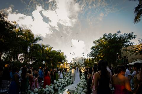 casamento-casar-makepoff-noiva-vestido-espaço-buque-vestido-madrinha-padrinhos-noivo-barbearia-terno-dama-chacra-buffet-dj-banda-amor-wedding-aliança-festa-gravata-foto-fotografias-foto-daniel-custodio-uberlandia-minas-gerais'