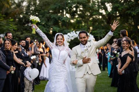 casamento-casar-makepoff-noiva-vestido-espaço-buque-vestido-madrinha-padrinhos-noivo-barbearia-terno-dama-chacra-buffet-dj-banda-amor-wedding-aliança-festa-gravata-foto-fotografias-foto-daniel-custodio-uberlandia-minas-gerais'