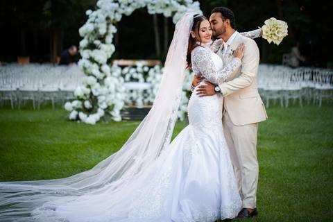 casamento-casar-makepoff-noiva-vestido-espaço-buque-vestido-madrinha-padrinhos-noivo-barbearia-terno-dama-chacra-buffet-dj-banda-amor-wedding-aliança-festa-gravata-foto-fotografias-foto-daniel-custodio-uberlandia-minas-gerais'
