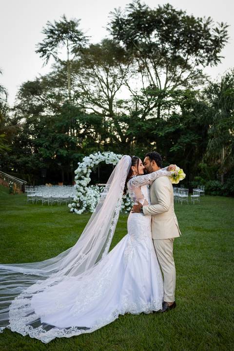 casamento-casar-makepoff-noiva-vestido-espaço-buque-vestido-madrinha-padrinhos-noivo-barbearia-terno-dama-chacra-buffet-dj-banda-amor-wedding-aliança-festa-gravata-foto-fotografias-foto-daniel-custodio-uberlandia-minas-gerais'