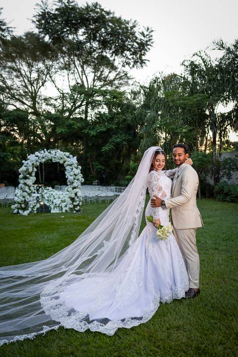 casamento-casar-makepoff-noiva-vestido-espaço-buque-vestido-madrinha-padrinhos-noivo-barbearia-terno-dama-chacra-buffet-dj-banda-amor-wedding-aliança-festa-gravata-foto-fotografias-foto-daniel-custodio-uberlandia-minas-gerais'