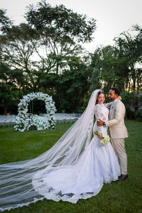 casamento-casar-makepoff-noiva-vestido-espaço-buque-vestido-madrinha-padrinhos-noivo-barbearia-terno-dama-chacra-buffet-dj-banda-amor-wedding-aliança-festa-gravata-foto-fotografias-foto-daniel-custodio-uberlandia-minas-gerais'