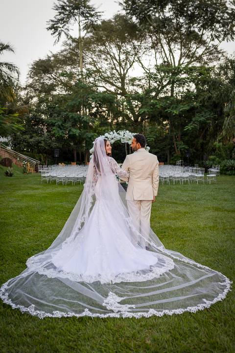 casamento-casar-makepoff-noiva-vestido-espaço-buque-vestido-madrinha-padrinhos-noivo-barbearia-terno-dama-chacra-buffet-dj-banda-amor-wedding-aliança-festa-gravata-foto-fotografias-foto-daniel-custodio-uberlandia-minas-gerais'