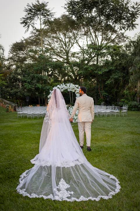 casamento-casar-makepoff-noiva-vestido-espaço-buque-vestido-madrinha-padrinhos-noivo-barbearia-terno-dama-chacra-buffet-dj-banda-amor-wedding-aliança-festa-gravata-foto-fotografias-foto-daniel-custodio-uberlandia-minas-gerais'