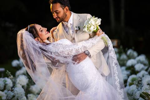 casamento-casar-makepoff-noiva-vestido-espaço-buque-vestido-madrinha-padrinhos-noivo-barbearia-terno-dama-chacra-buffet-dj-banda-amor-wedding-aliança-festa-gravata-foto-fotografias-foto-daniel-custodio-uberlandia-minas-gerais'