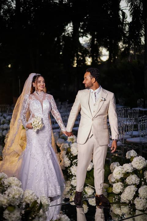 casamento-casar-makepoff-noiva-vestido-espaço-buque-vestido-madrinha-padrinhos-noivo-barbearia-terno-dama-chacra-buffet-dj-banda-amor-wedding-aliança-festa-gravata-foto-fotografias-foto-daniel-custodio-uberlandia-minas-gerais'
