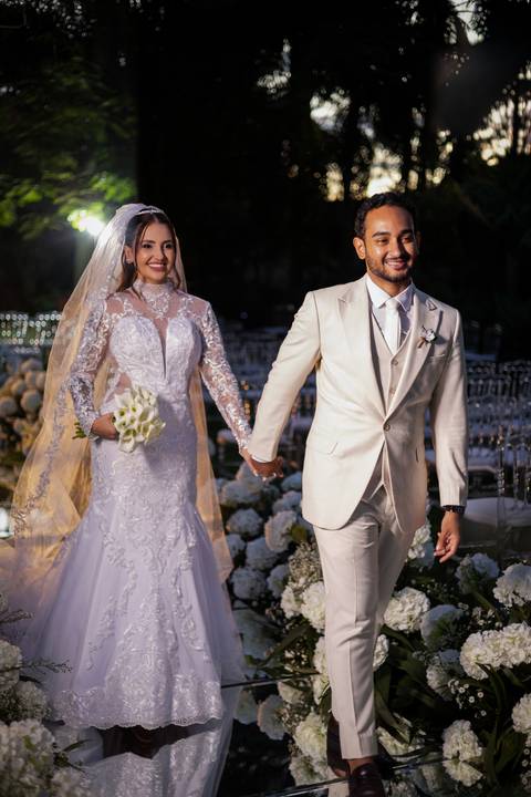 casamento-casar-makepoff-noiva-vestido-espaço-buque-vestido-madrinha-padrinhos-noivo-barbearia-terno-dama-chacra-buffet-dj-banda-amor-wedding-aliança-festa-gravata-foto-fotografias-foto-daniel-custodio-uberlandia-minas-gerais'
