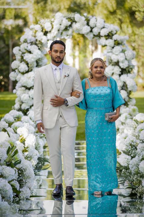 casamento-casar-makepoff-noiva-vestido-espaço-buque-vestido-madrinha-padrinhos-noivo-barbearia-terno-dama-chacra-buffet-dj-banda-amor-wedding-aliança-festa-gravata-foto-fotografias-foto-daniel-custodio-uberlandia-minas-gerais'