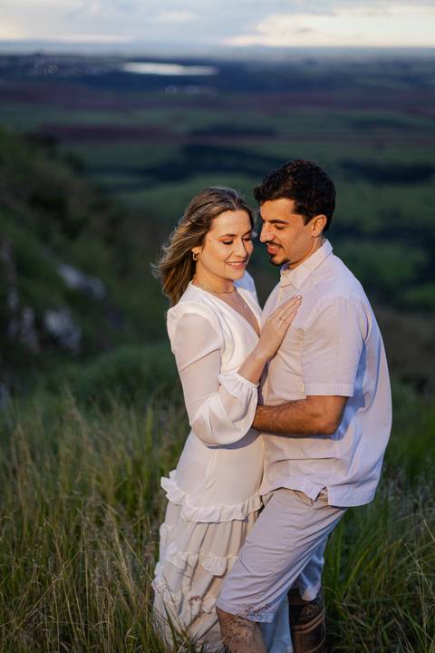 pre-wedding-ensaio-fotos-fotografias-casal-casamento-noiva-noivo-araxa-minas-gerais-daniel-custodio-uberlandia-casar-make off-padrinha-madrinho-dama-foto-cinema-amor-love-buque-criativo-viagem-love-amar-fotografo-cerimonial-igreja-chacara,festa-DJ'