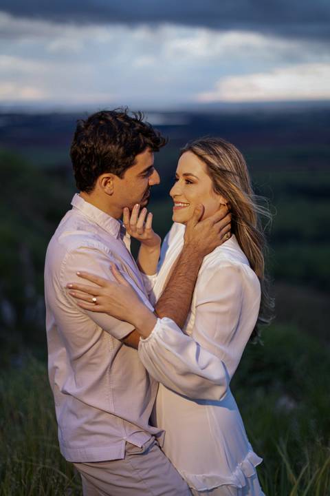 pre-wedding-ensaio-fotos-fotografias-casal-casamento-noiva-noivo-araxa-minas-gerais-daniel-custodio-uberlandia-casar-make off-padrinha-madrinho-dama-foto-cinema-amor-love-buque-criativo-viagem-love-amar-fotografo-cerimonial-igreja-chacara,festa-DJ'