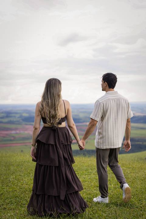 pre-wedding-ensaio-fotos-fotografias-casal-casamento-noiva-noivo-araxa-minas-gerais-daniel-custodio-uberlandia-casar-make off-padrinha-madrinho-dama-foto-cinema-amor-love-buque-criativo-viagem-love-amar-fotografo-cerimonial-igreja-chacara,festa-DJ'