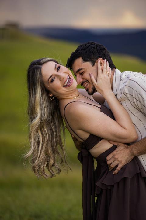 pre-wedding-ensaio-fotos-fotografias-casal-casamento-noiva-noivo-araxa-minas-gerais-daniel-custodio-uberlandia-casar-make off-padrinha-madrinho-dama-foto-cinema-amor-love-buque-criativo-viagem-love-amar-fotografo-cerimonial-igreja-chacara,festa-DJ'