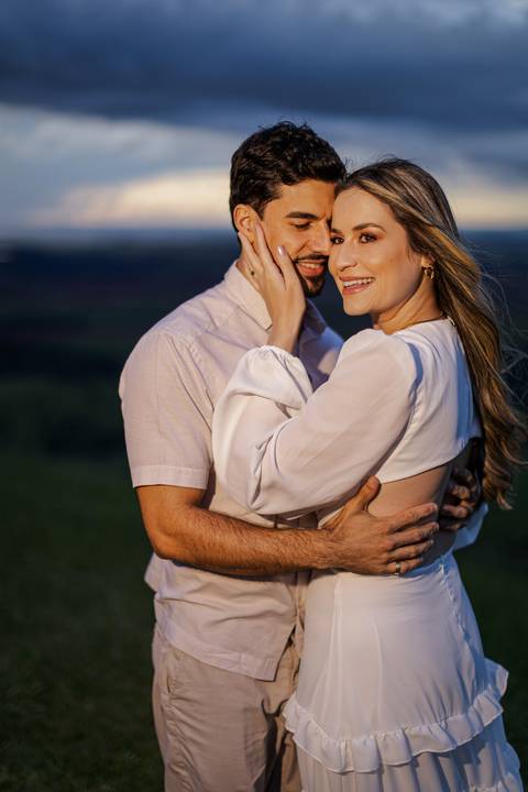 pre-wedding-ensaio-fotos-fotografias-casal-casamento-noiva-noivo-araxa-minas-gerais-daniel-custodio-uberlandia-casar-make off-padrinha-madrinho-dama-foto-cinema-amor-love-buque-criativo-viagem-love-amar-fotografo-cerimonial-igreja-chacara,festa-DJ'