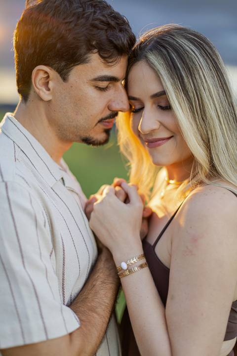 pre-wedding-ensaio-fotos-fotografias-casal-casamento-noiva-noivo-araxa-minas-gerais-daniel-custodio-uberlandia-casar-make off-padrinha-madrinho-dama-foto-cinema-amor-love-buque-criativo-viagem-love-amar-fotografo-cerimonial-igreja-chacara,festa-DJ'