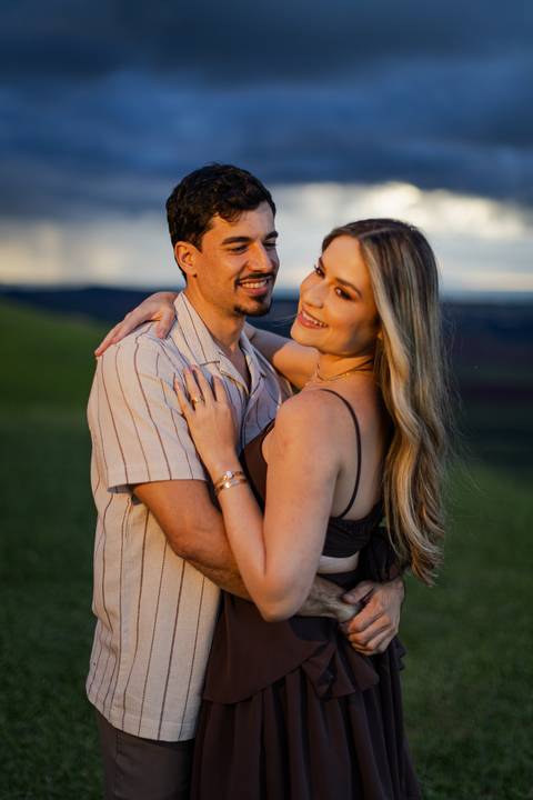 pre-wedding-ensaio-fotos-fotografias-casal-casamento-noiva-noivo-araxa-minas-gerais-daniel-custodio-uberlandia-casar-make off-padrinha-madrinho-dama-foto-cinema-amor-love-buque-criativo-viagem-love-amar-fotografo-cerimonial-igreja-chacara,festa-DJ'
