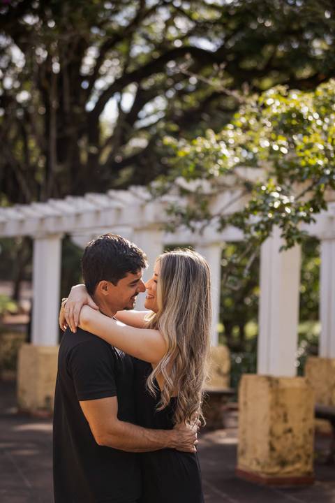 pre-wedding-ensaio-fotos-fotografias-casal-casamento-noiva-noivo-araxa-minas-gerais-daniel-custodio-uberlandia-casar-make off-padrinha-madrinho-dama-foto-cinema-amor-love-buque-criativo-viagem-love-amar-fotografo-cerimonial-igreja-chacara,festa-DJ'