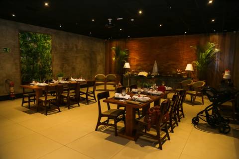 casamento-civil-uberlandia-renata-e-iran-recepção-coco-bambu-religioso'