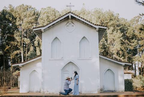 pre-wedding-camila-e-pablo-uberlandia-floresta-do-lobo-fernanda-naves-estação-ensaio-com-cavalos'