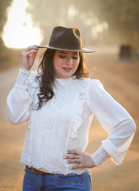 pre-wedding-camila-e-pablo-uberlandia-floresta-do-lobo-fernanda-naves-estação-ensaio-com-cavalos'