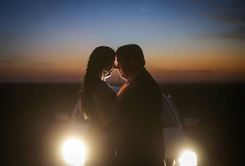 pre-wedding-camila-e-pablo-uberlandia-floresta-do-lobo-fernanda-naves-estação-ensaio-com-cavalos'